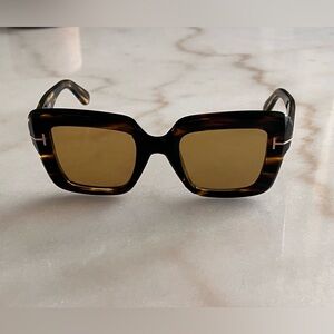 Tom Ford TF1157 52E Esme
Sunglasses Flawless Authentic
50mm